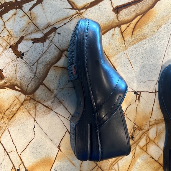 Dansko XP - Picture 2 of 4